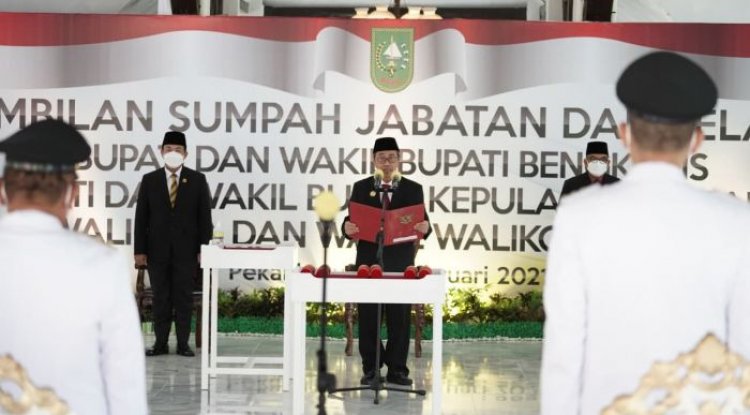 Gubernur Riau Lantik Tiga Kepala Daerah Terpilih Secara Langsung