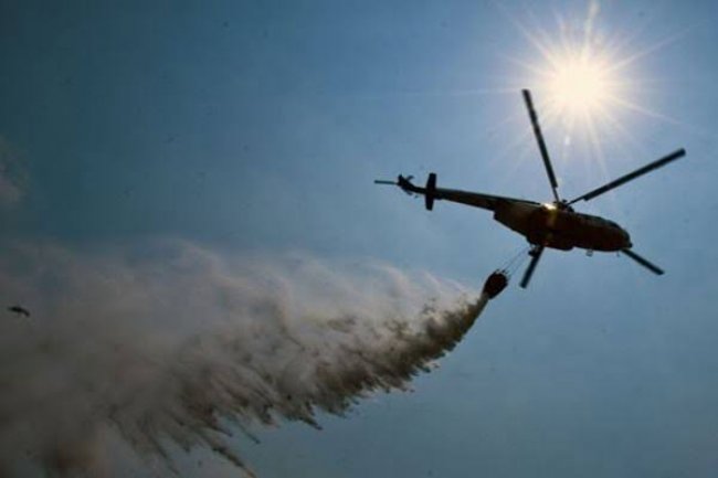 Helikopter Water Bombing Tiba di Riau, Besok Langsung 'Gass' Padamkam Karhutal di Rohil