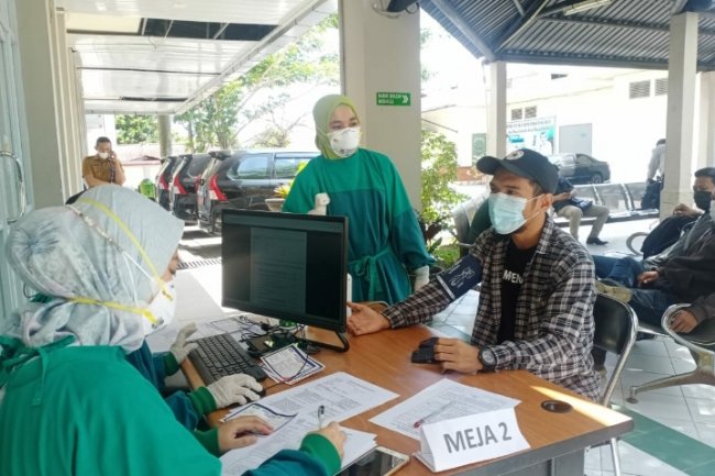 Wartawan Antusias Ikuti Vaksinasi Covid-19