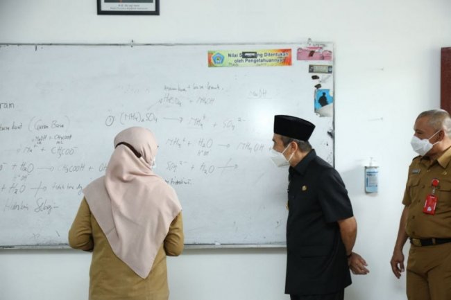 Gubri Minta Guru Ikuti Program Vaksinasi