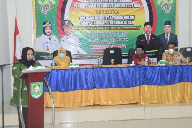 Bupati Kasmarni Buka Sosialisasi Penyelenggaraan Pendaftaran Penduduk