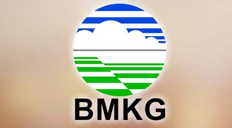 BMKG Sebut Hujan Disertai Petir dan Angin Kencang Berpotensi Mengguyur Riau