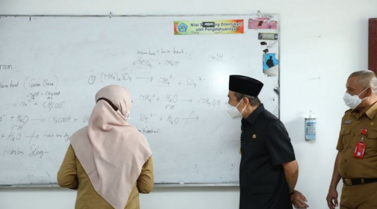 Gubri Minta Guru Ikuti Program Vaksinasi