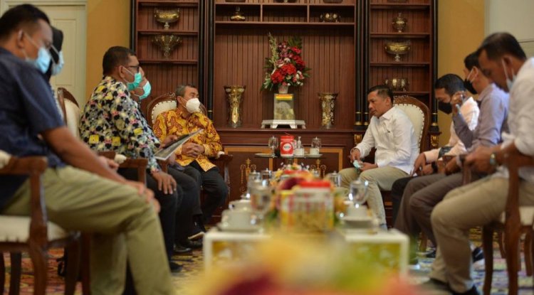 Gubernur Riau Terima Kunjungan Bupati Kepulauan Meranti