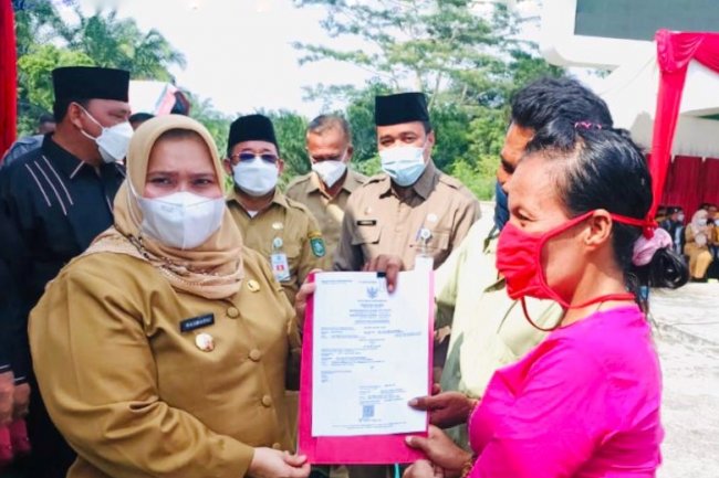 Bupati Kasmarni: "Layanan Kependudukan Harus Mudah, Cepat dan Gratis"
