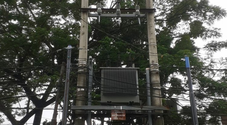 LISTRIK DI JALAN KARTAMA MARPOYAN DAMAI PADAM HAMPIR 10 JAM