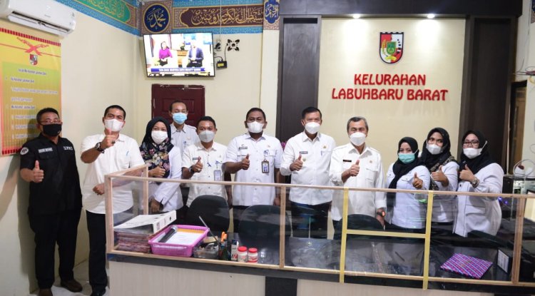 Posko PPKM dan Ruang Pelayanan Labuhbaru Barat Di tinjau langsung oelh Walikota Pekanbaru
