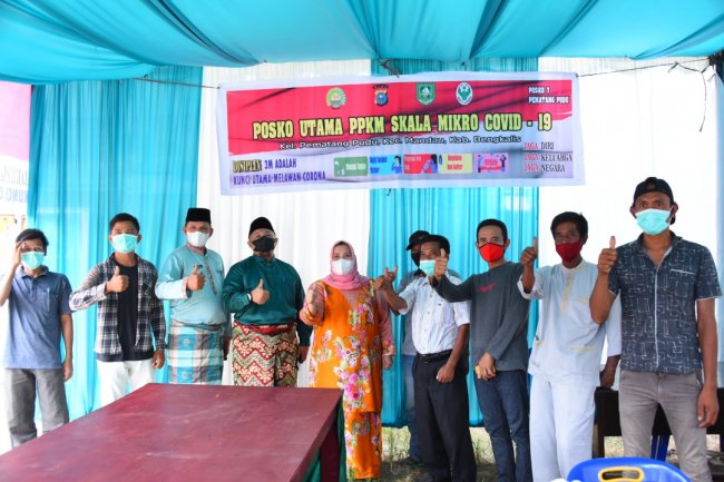Petugas Posko PPKM di Mandau Di Apresiasi langsung Oleh Bupati Kasmarni