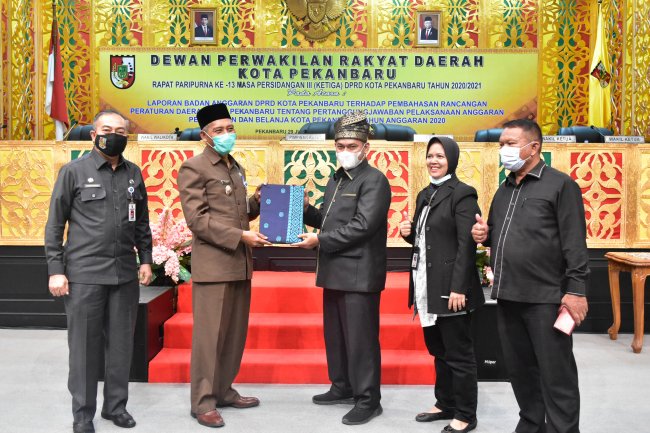 DPRD Pekanbaru Laksanakan Rapat Paripurna Pengesahan Perda Pertanggungjawaban APBD Pekanbaru 2020