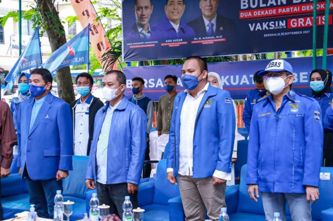 Bupati Kasmarni Adakan  Vaksin Gratis Dan Buka Bulan Bakti Dua Dekade Demokrat