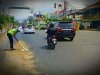  Tumpahan Minyak di Jalan Arifin Ahmad Mengakibatkan Banyak Pengendara Terjatuh
