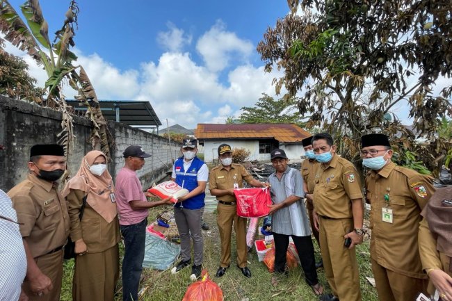 Dinsos Salurkan Bantuan Ke Puluhan Korban Kebakaran Sepanjang 2021