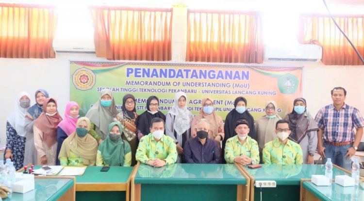 Dalam Rangka Mewujudkan Program Kemdikbud Riset MBKM,STT Pekanbaru Jalin Kerja Sama dengan Unilak