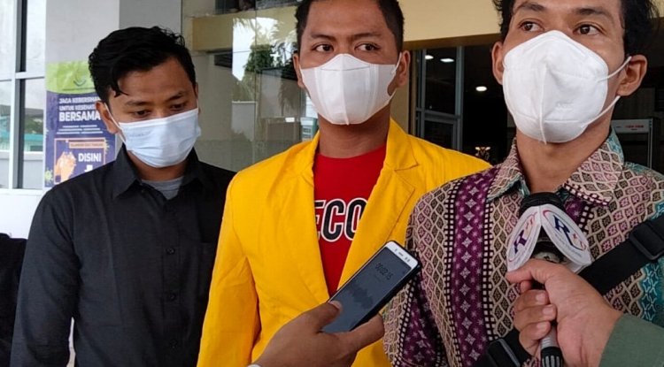 Selain Mahasiswa UNRI, Mahasiswa Unilak Riau Juga Buru Oknum Politisi IA