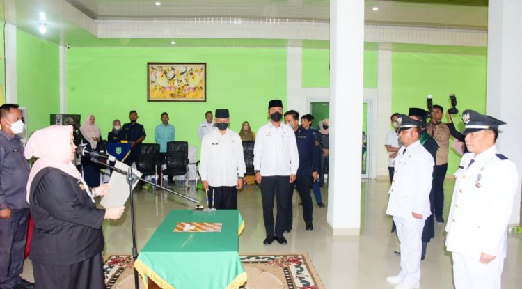 Bupati Kasmarni Lantik Pj Kades Pamesi dan Pj Kades Sungai Nibung