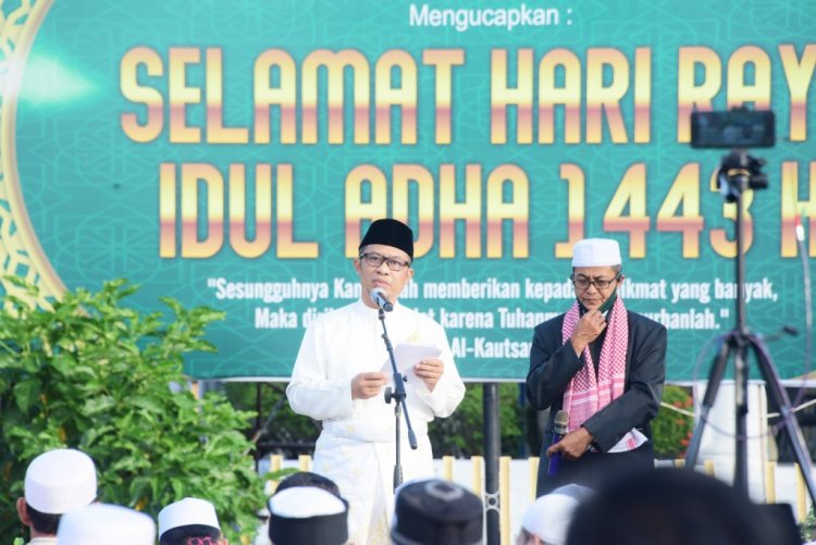 Wakil Bupati Bagus Santoso Shalat Idul Adha di Lapangan Tugu Bengkalis