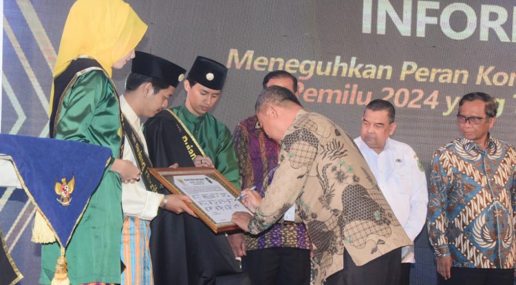 Bupati Kasmarni Hadiri Acara Peringatan Hari Keterbukaan Informasi Nasional Tahun 2023