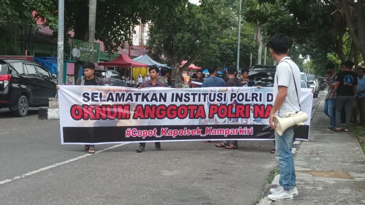Diduga becking ilegal logging, Puluhan Massa APMRB Turun Minta Polda Riau Periksa Kapolsek Kampar Kiri