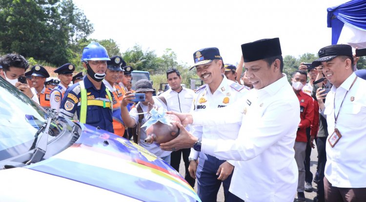 Muflihun S.STP M.AP Pj Walikota Launching Mobil Layanan Cepat LPJU dan Bus TMP Gratis Bagi ASN