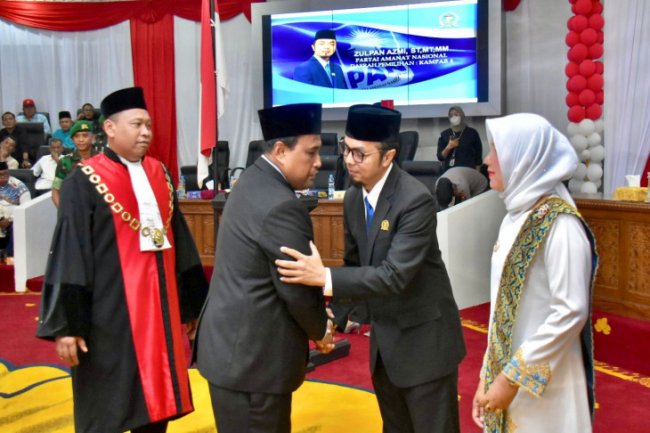 Mewakili PJ Bupati Kampar, Asisten II Hadiri Pelantikan Pimpinan Defenitif DPRD Kampar Masa Jabatan 2024-2029.