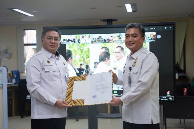 Kepala Rudenim Pekanbaru Terima Penghargaan Anugraha Wira Wibawa Dharmesti Pratama atas Prestasi Pemulangan Deteni Sri Lanka