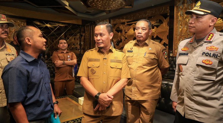 Wali Kota Pekanbaru Pimpin Penyegelan New Paragon