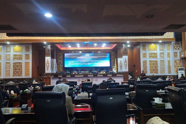 Jepta Sitohang Ketua Komisi III Gantikan Niar Erawati Gantikan AKD DPRD Pekanbaru.